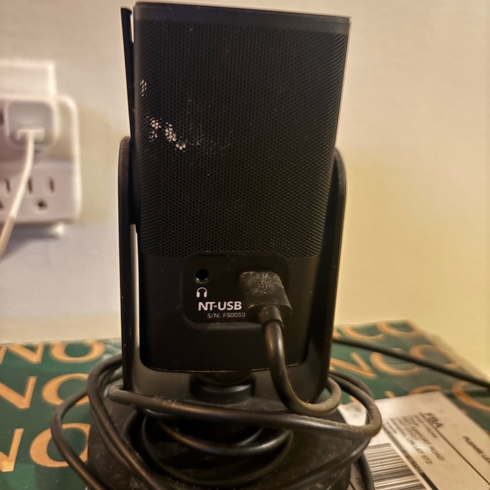 Black Rode NT-USB Microphone - Picture 2 of 2